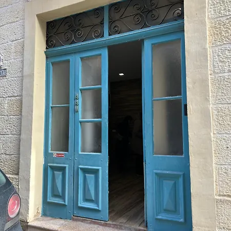 Stella Mares Cosy 2bdroom Fully Equipped Maisonette Sliema