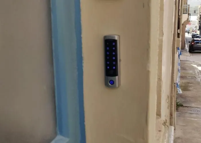 Stella Mares Cosy 2bdroom Fully Equipped Maisonette * Sliema