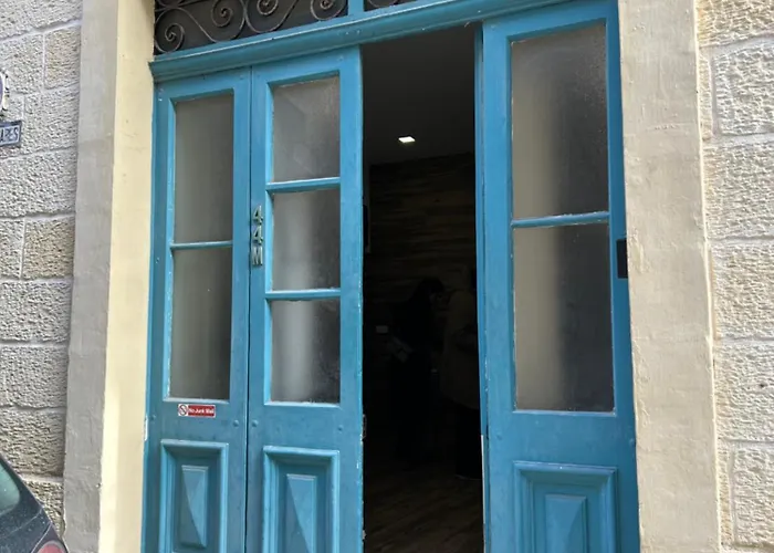 Stella Mares Cosy 2bdroom Fully Equipped Maisonette Sliema